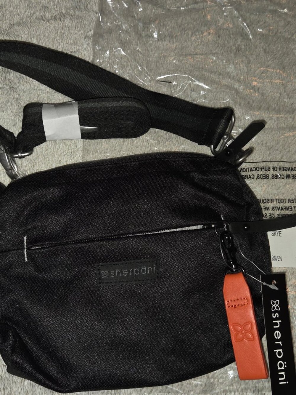 Sherpani Sky - Raven Black – NWT - Compact Crossbody/Shoulder bag